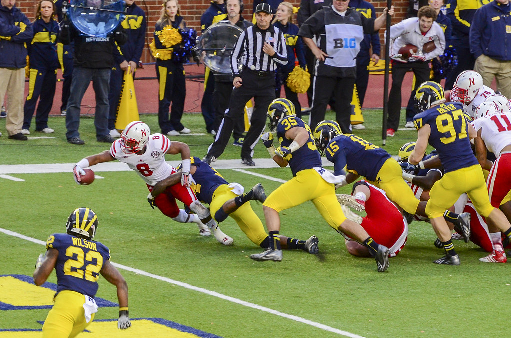 英超第14轮，利物浦、切尔西爆冷，阿森纳巩固领先，曼城或与阿森纳争夺冠军。